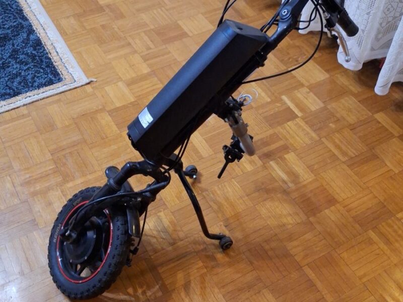 Električni motorić za invalidska kolica