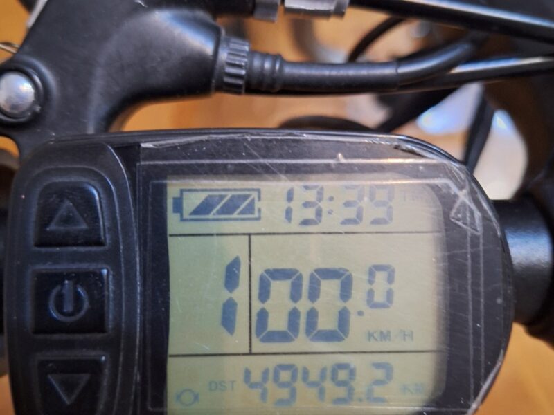 Električni motorić za invalidska kolica