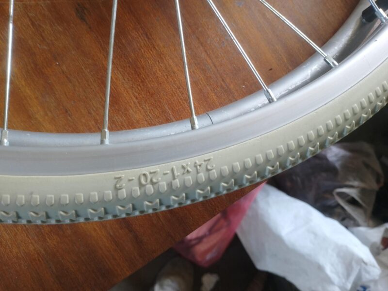 tckovi 24x1 puna guma