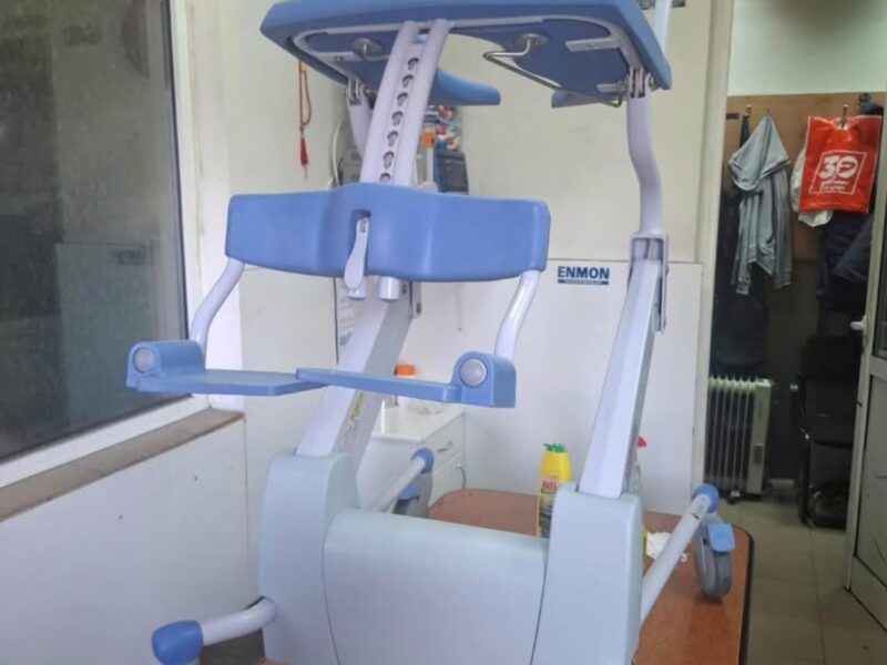 Reflex Tus-Toalet stolica za negu pacijenata