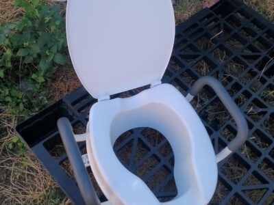 nastavak za wc solju sa rukohvatom i poklopcem