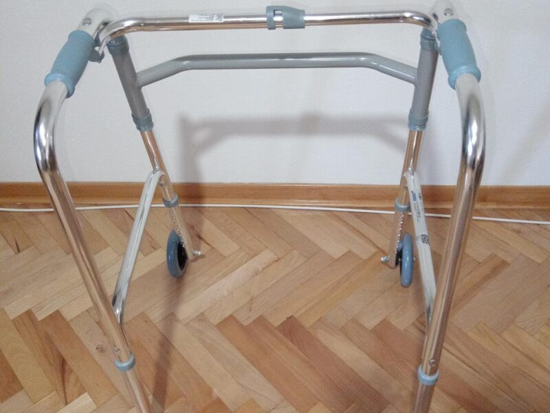 Aluminijumska sklopiva hodalica