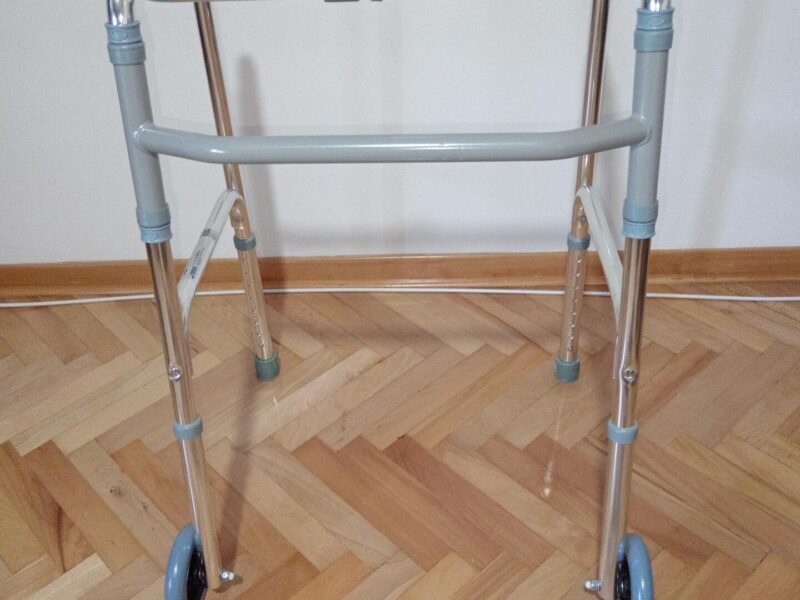 Aluminijumska sklopiva hodalica