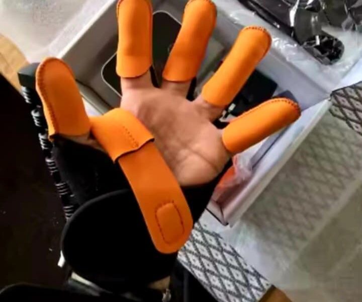 Robotska rukavica za razvoj motorike šake