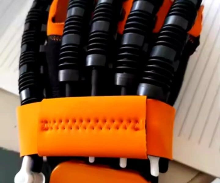 Robotska rukavica za razvoj motorike šake