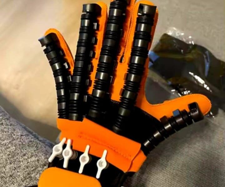 Robotska rukavica za razvoj motorike šake
