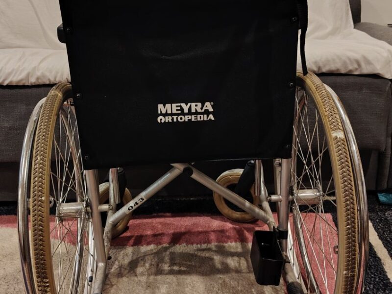 Manuelna invalidska kolica