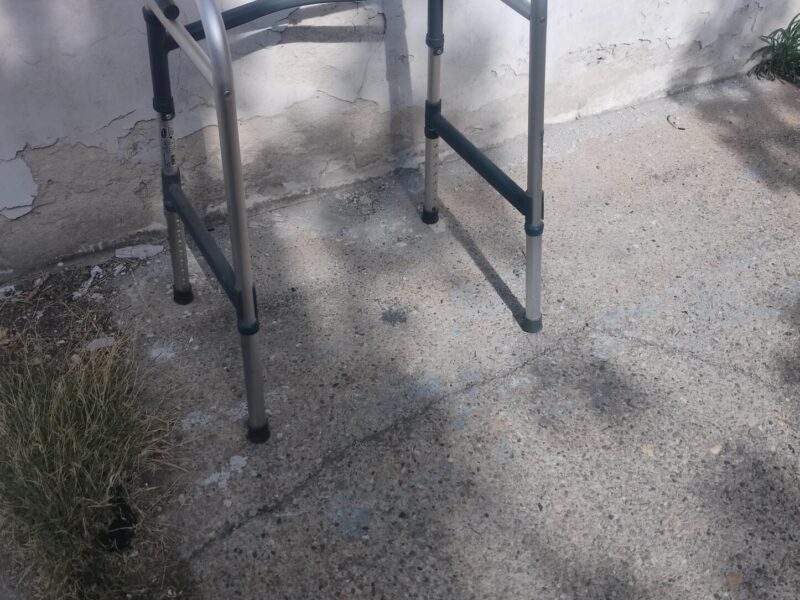 invacare-hodalica sa 4 oslonca