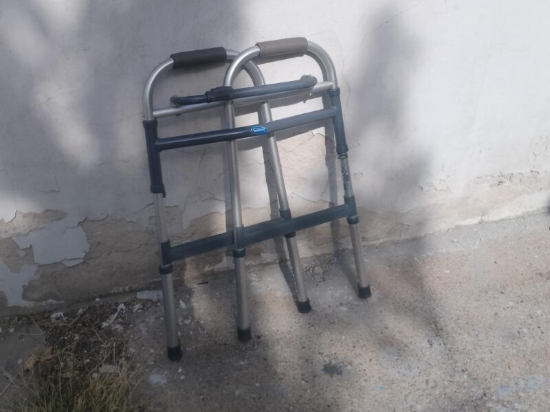 invacare-hodalica sa 4 oslonca